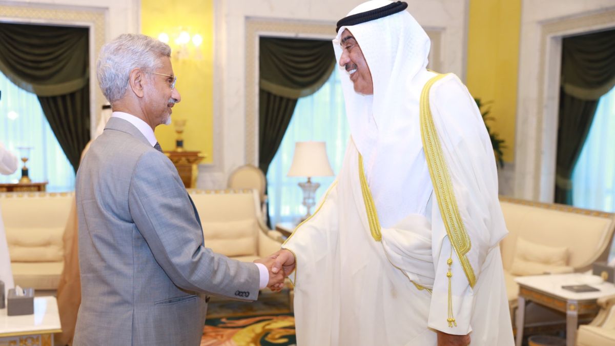 Dr. S Jaishankar met Kuwait’s Crown Prince, shared photos on X and wrote this – India TV Hindi