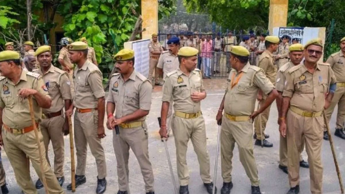बेटी के बॉयफ्रेंड से था मां का अफेयर, पति के घर से 10 लाख के गहने चुराकर हुई फरार 2 Up Police