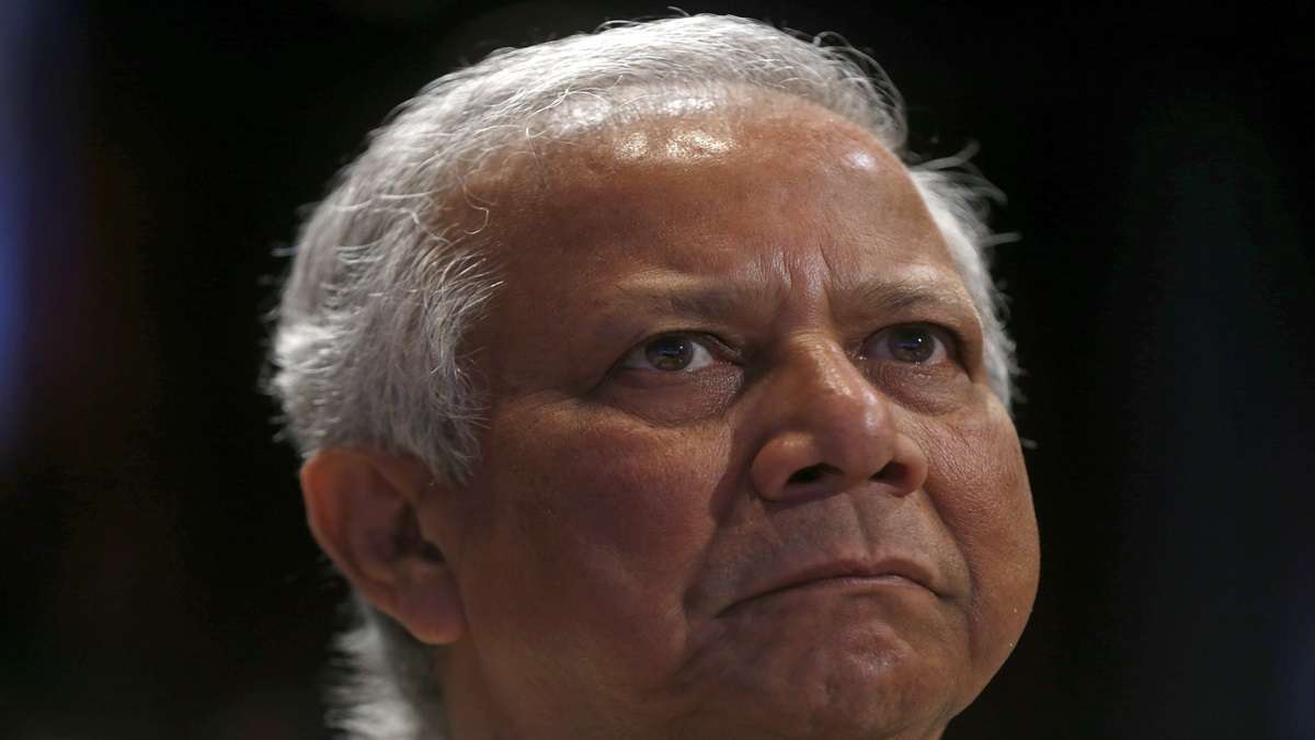 बांग्लादेश में तख्तापलट के बाद अंतरिम PM की रेस तेज, मोहम्मद यूनुस का नाम सबसे आगे