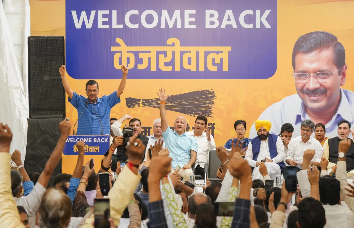 "किसी ने कहा नौटंकी कर रहे तो किसी ने बताया PR स्टंट", केजरीवाल के इस्तीफे की खबर सुन क्या बोली BJP-Congress अरविंद केजरीवाल ने आज अपने इस्तीफे की घोषणा कर दी।- India TV Hindi