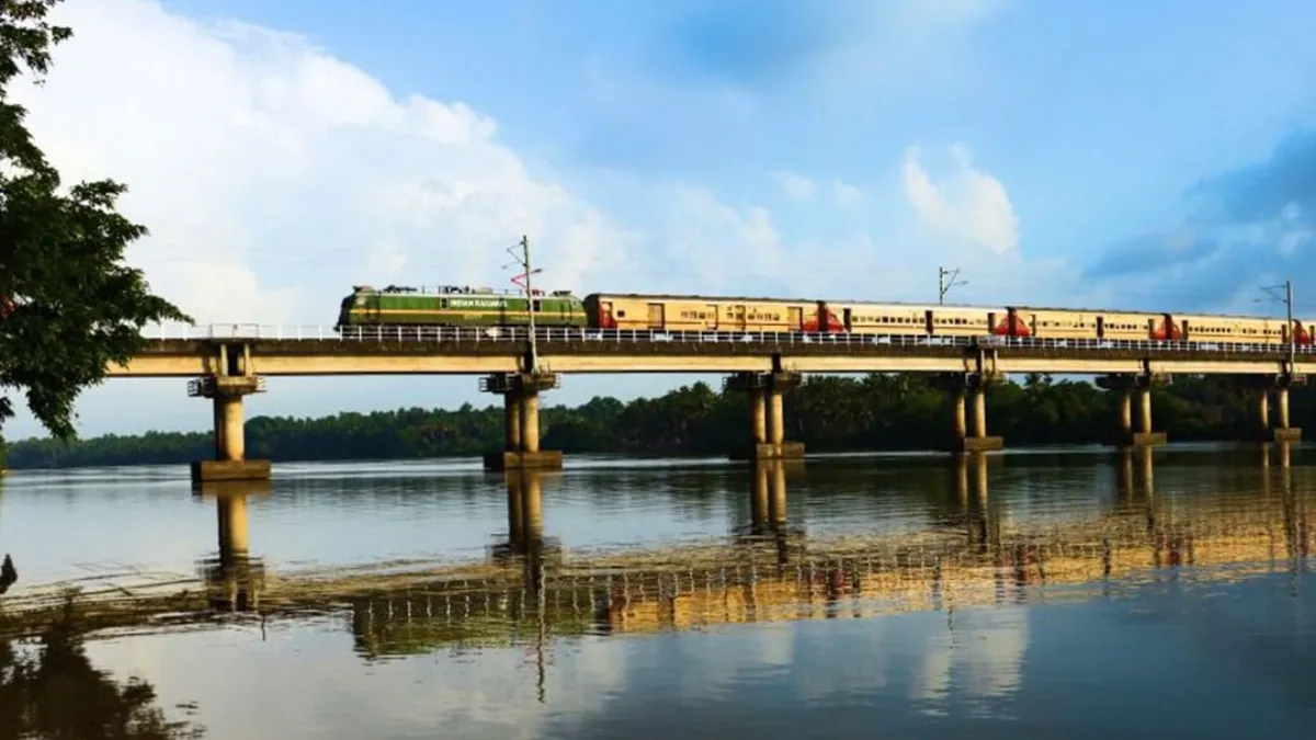 Video: नीलगिरी की पहाड़ियों से बडगाम की बर्फ और गोवा के झरने तक, रेल मंत्री ने दिखाए सबसे खूबसूरत रेल ट्रैक Railway track- India TV Hindi