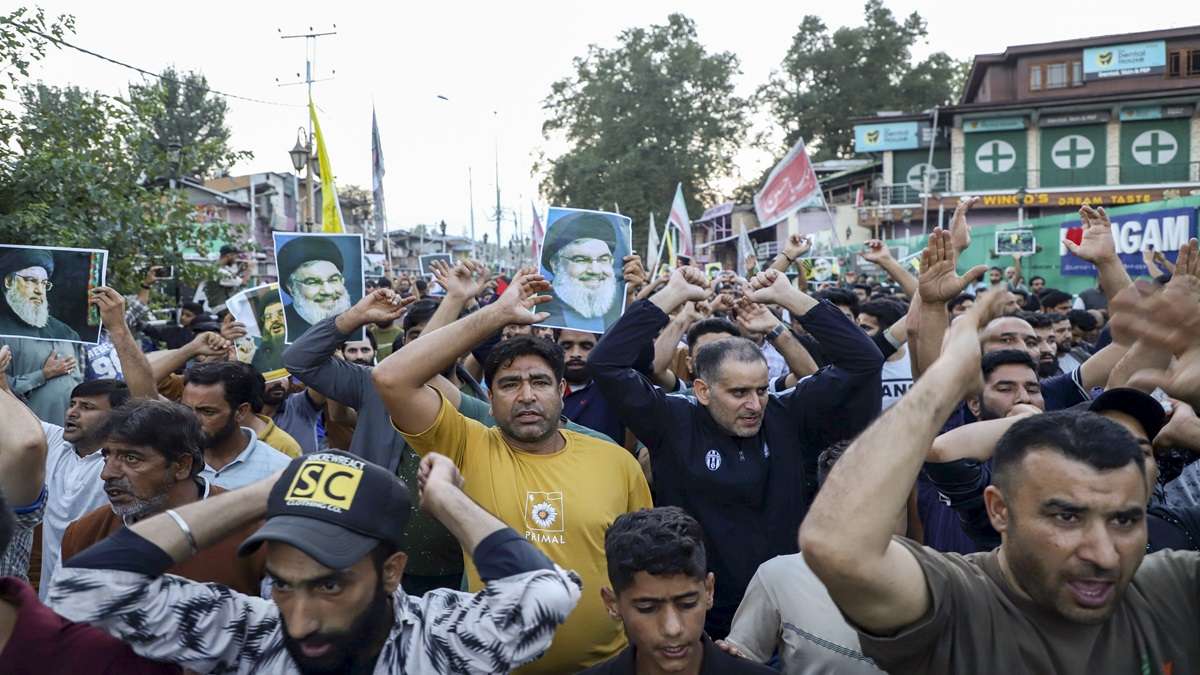 Explainer: इजरायल-लेबनान जंग में नसरल्लाह के मारे जाने पर कश्मीर में क्यों हो रहा प्रोटेस्ट?