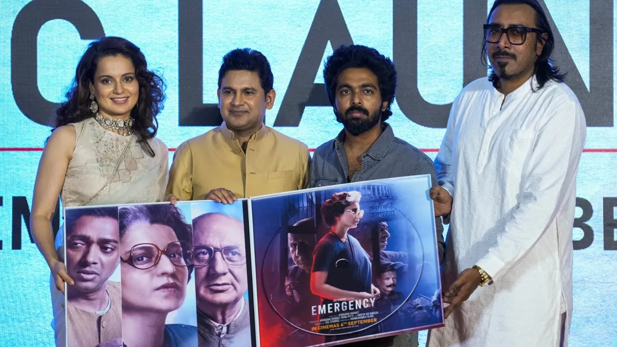 कंगना रनौत की फिल्म 'इमरजेंसी' के समर्थन में उतरे मनोज मुंतशिर, बोले- दिक्कत है तो उन्हें अदालत ले जाएं, फैसला कानून करेगा फिल्म 'इमरजेंसी' की रिलीज टली - India TV Hindi