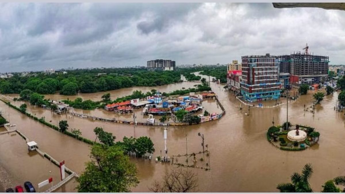 गुजरात समेत बाढ़ से प्रभावित 3 राज्यों के लिए केंद्र सरकार ने दी 675 करोड़ रुपये की मंजूरी