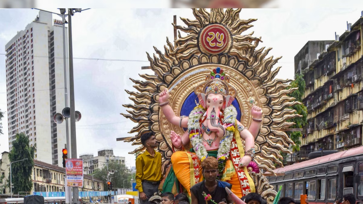 महाराष्ट्र के अकोला में गणेश विसर्जन पर पथराव, 68 लोग हिरासत में, पुलिसकर्मी भी घायल