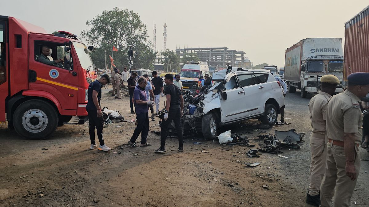 साबरकांठा में सड़क हादसे में 7 लोगों की मौत, ट्रेलर ट्रक से टकरा गई थी तेज रफ्तार कार
