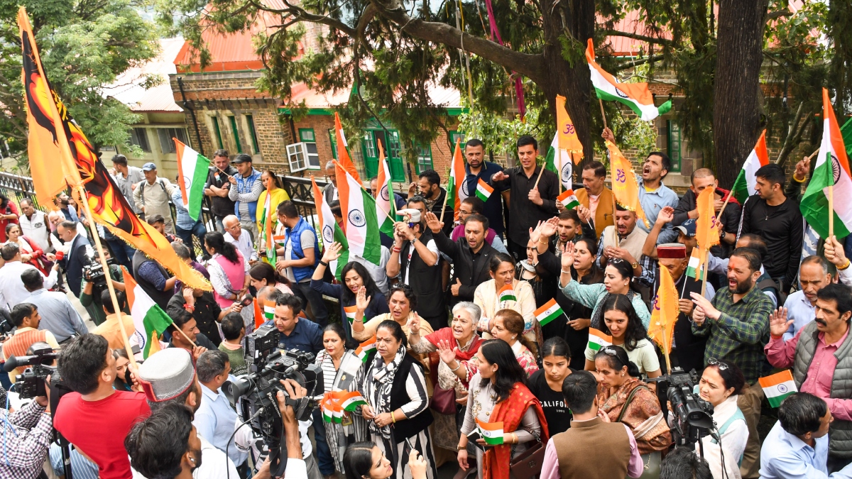 वक्फ बोर्ड को खत्म करने की मांग, प्रदर्शन के दौरान VHP कार्यकर्ता की हार्ट अटैक से मौत