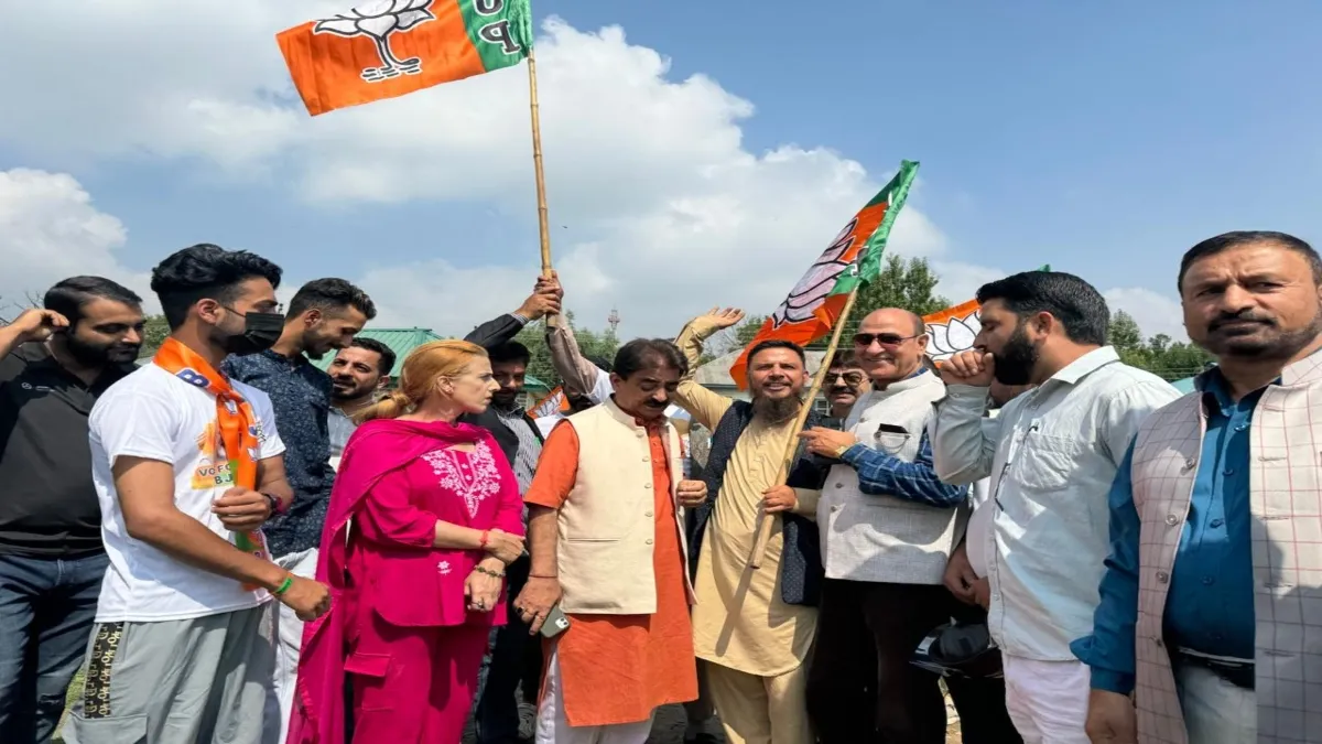 Jammu kashmir assembly election 2024: 35 साल बाद श्रीनगर के इस इलाके में दिखी बेहद खूबसूरत तस्वीर jammu kashmir election- India TV Hindi