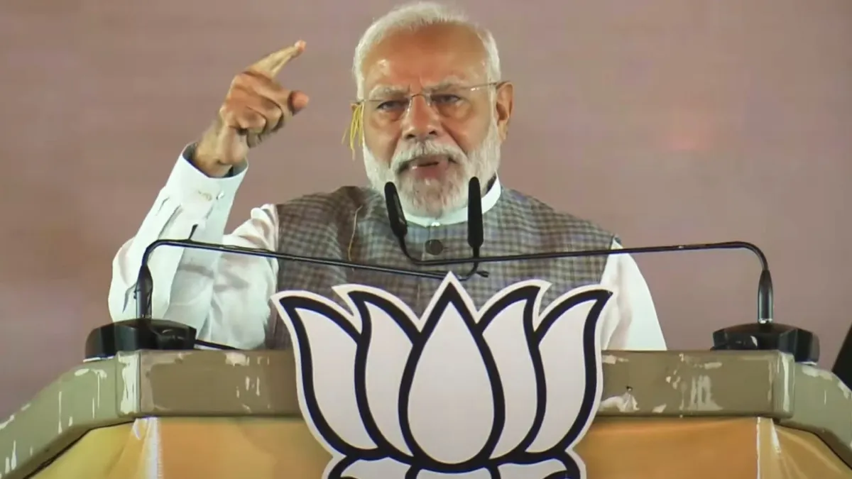 PM मोदी पहुंचे वर्धा, कई अहम योजनाओं की हुई शुरुआत; जारी किया ये खास डाक टिकट महाराष्ट्र दौरे पर पीएम मोदी। - India TV Hindi