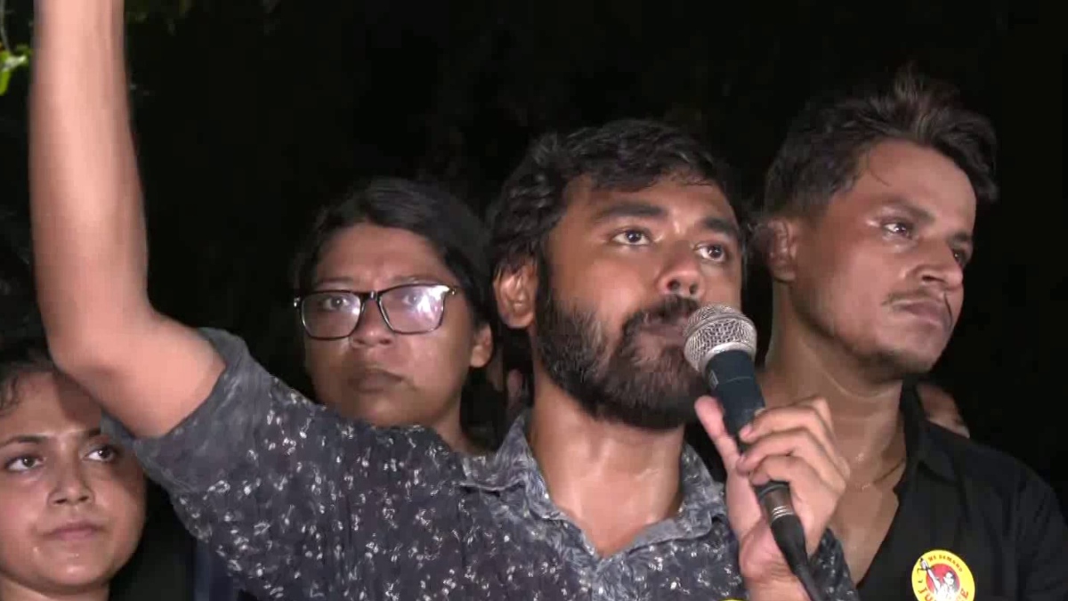 पश्चिम बंगाल में जूनियर डॉक्टरों का 4 किलोमीटर लंबा जुलूस, शनिवार से काम पर लौटने का ऐलान