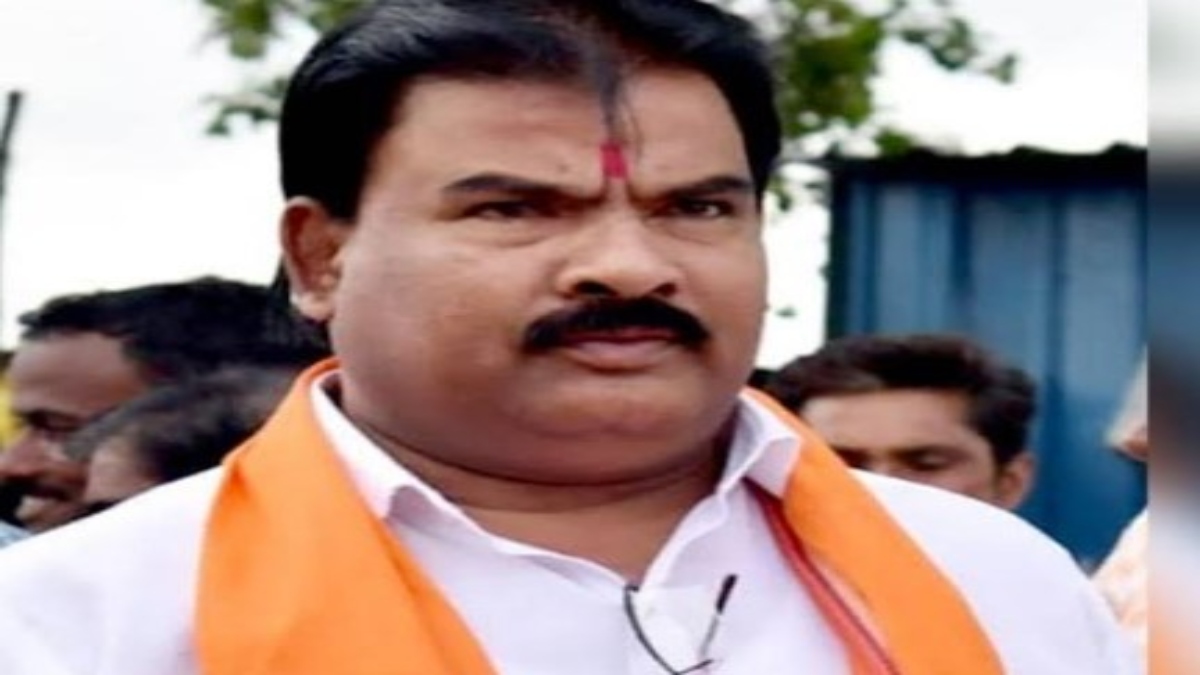 महाराष्ट्र: राहुल गांधी पर दिया था विवादित बयान, अब मुश्किल में फंसे शिंदे के MLA संजय गायकवाड