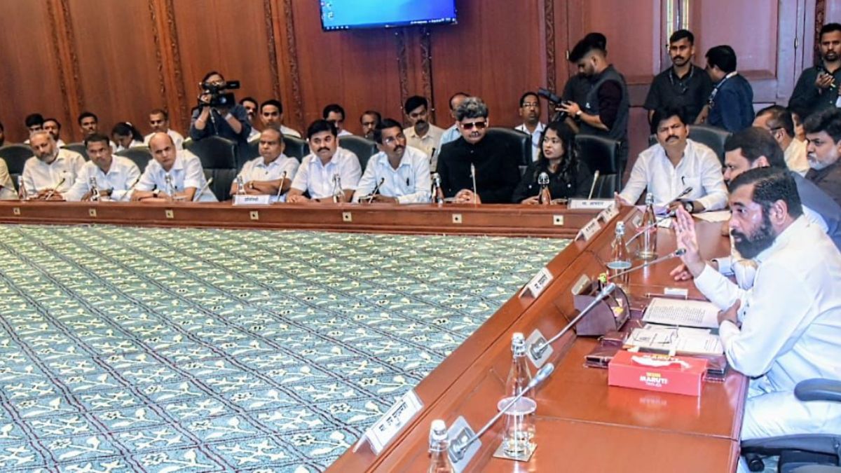 महाराष्ट्र में स्टेट ट्रांसपोर्ट कर्मचारी यूनियन ने हड़ताल वापस ली, सीएम शिंदे ने मान ली मांगे