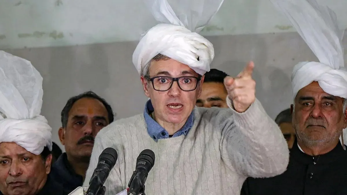 उमर अब्दुल्ला ने आज बडगाम से अपना नामांकन पत्र भरा, कल गांदरबल से दाखिल किया था पर्चा उमर अब्दुल्ला ने आज बडगाम से अपना नामांकन पत्र भरा- India TV Hindi