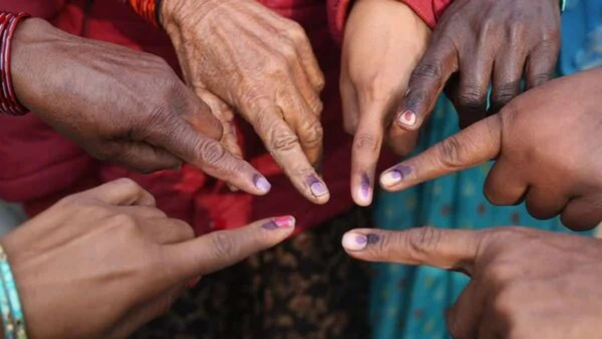 ‘एक राष्ट्र एक चुनाव’ को लेकर मोदी सरकार प्रतिबद्ध, मौजूदा कार्यकाल में ही बिल लाएगी, सूत्रों के हवाले से खबर ‘एक राष्ट्र एक चुनाव’ को लेकर मोदी सरकार प्रतिबद्ध, मौजूदा कार्यकाल में ही बिल लाएगी, सूत्रों के हवाले से खबर
