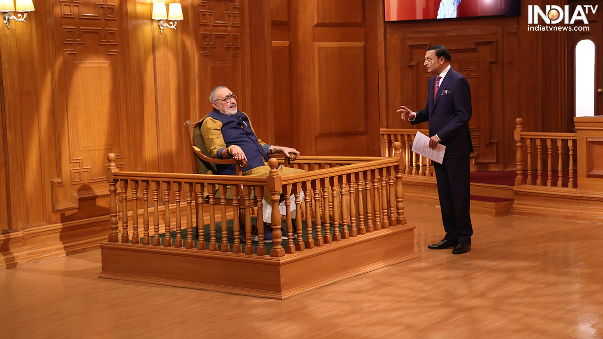 Aap Ki Adalat: “आप की अदालत” में पहुंचे गिरिराज सिंह, मुसलमानों के ज्यादा बच्चे पैदा करने पर कही ये बात