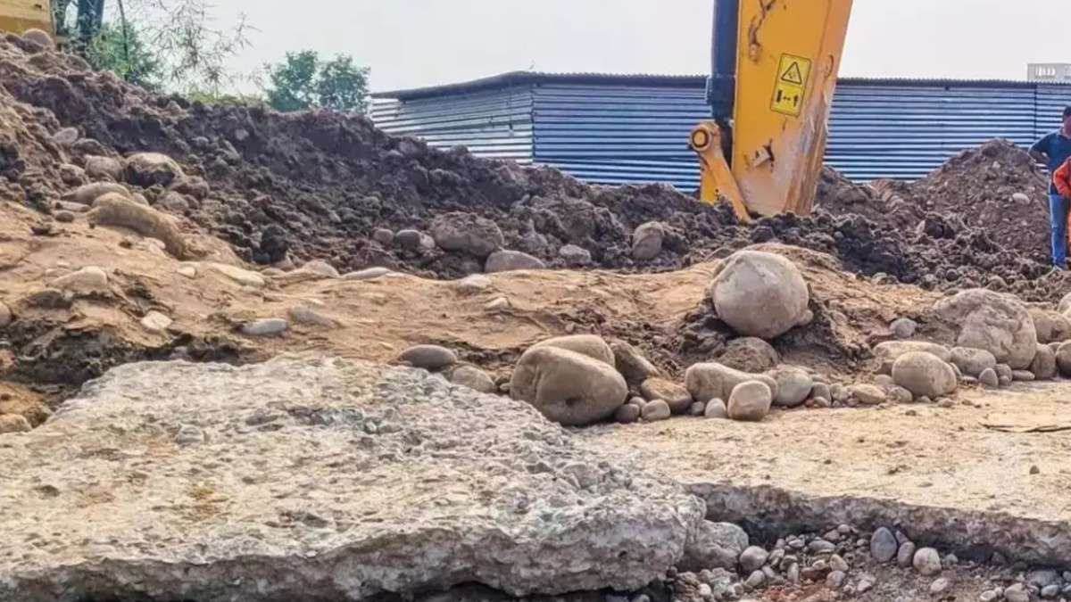 गुजरात के मेहसाणा में कंपनी की दीवार गिरने से बड़ा हादसा, 7 लोगों की मौत, कुछ मजदूरों के दबे होने की आशंका