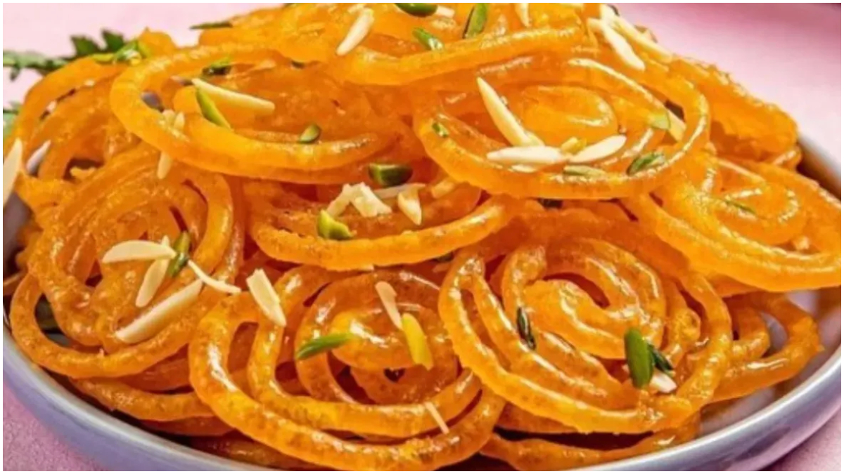 दशहरे के दिन सबसे ज्यादा बनाई जाती हैं ये डिश, जलेबी का नाम भी लिस्ट में शामिल