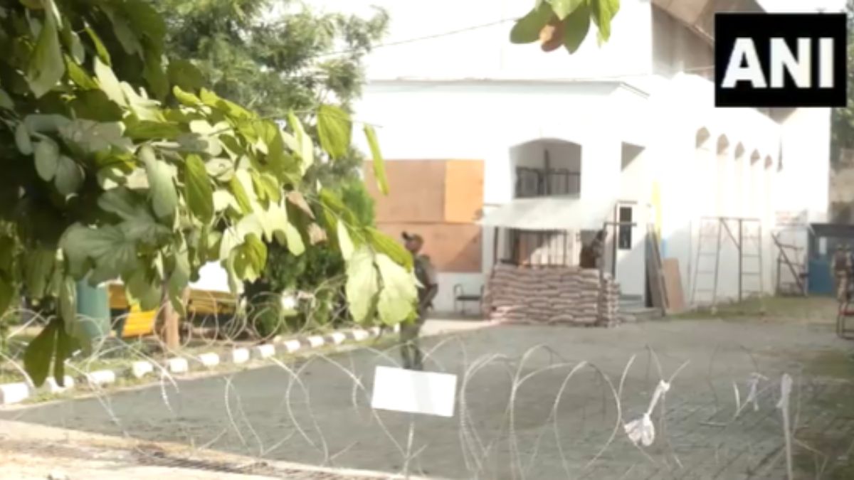 VIDEO: कड़ी सुरक्षा के बीच होगी जम्मू कश्मीर में कल काउंटिंग, देखिए कैसे की गई है चाक-चौबंद व्यवस्था