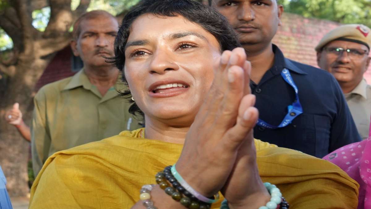 जुलाना में करिश्मा कर पाएंगीं विनेश फोगाट? जानें सोशल मीडिया कैसे कर रहा रिएक्ट