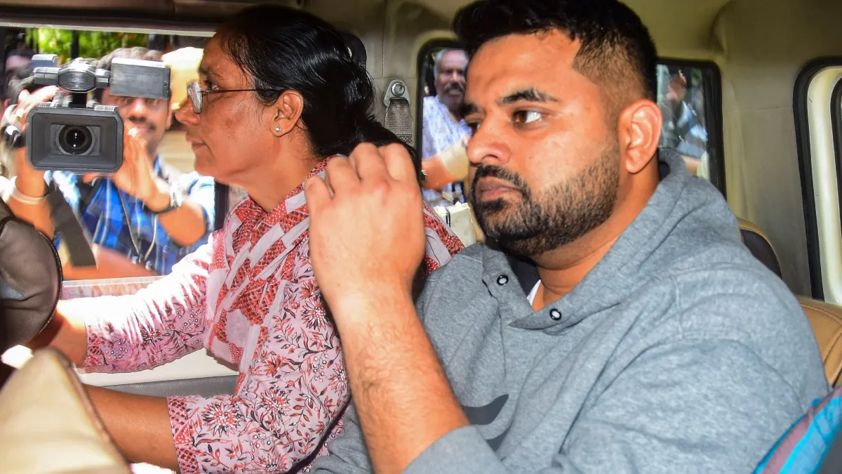 प्रज्वल रेवन्ना की जमानत याचिका हुई खारिज, रेप और यौन उत्पीड़न मामले में आरोपी प्रज्वल रेवन्ना- India TV Hindi