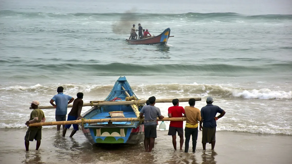 Cyclone Dana: चक्रवाती तूफान 'दाना' को लेकर आया नया अपडेट, किन राज्यों पर असर, कितनी रफ्तार, कहां होगा लैंडफॉल? जानें सबकुछ cyclone dana- India TV Hindi