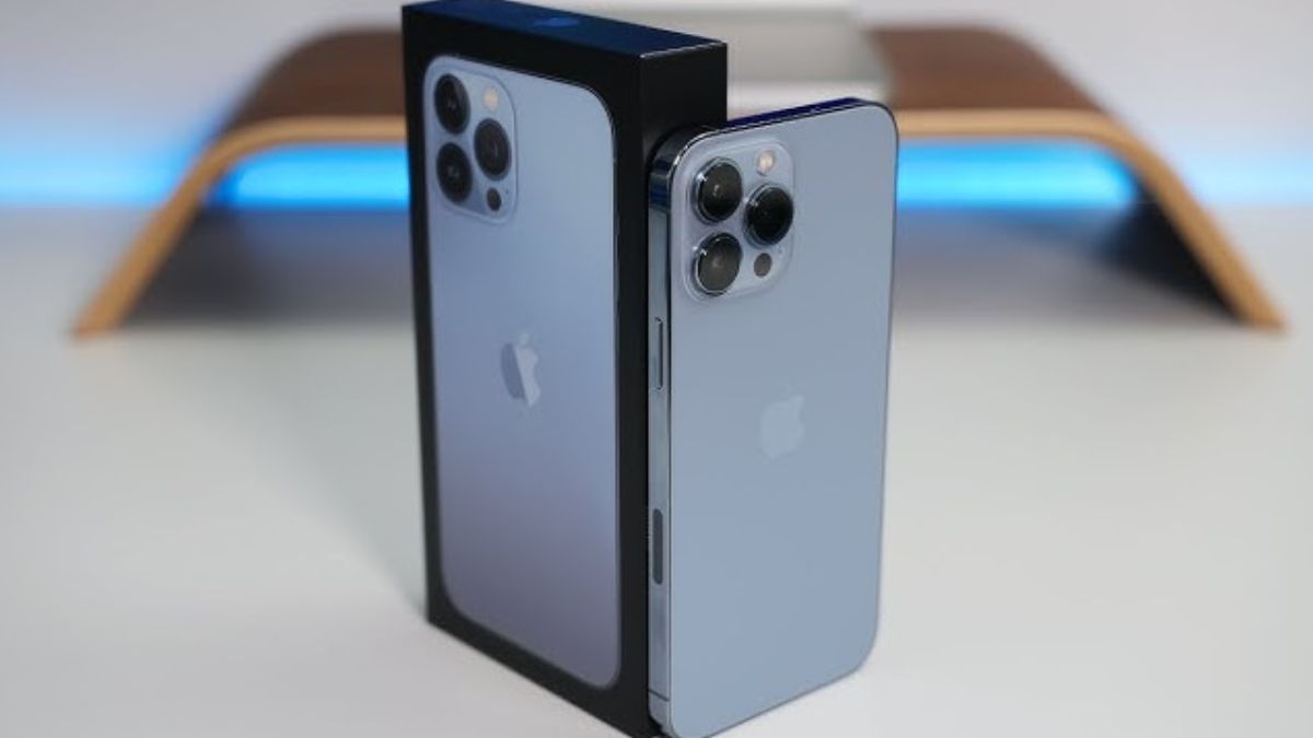 BBD Sale Last Day Offer: iPhone 13 256GB और 512GB पर आई तगड़ी डील, झूम उठे बॉयर्स BBD Sale Last Day Offer: iPhone 13 256GB और 512GB पर आई तगड़ी डील, झूम उठे बॉयर्स