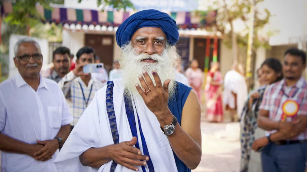 महिलाओं को गुमराह कर के रखने का आरोप, अब सद्गुरु के ईशा फाउंडेशन ने जारी किया जवाब