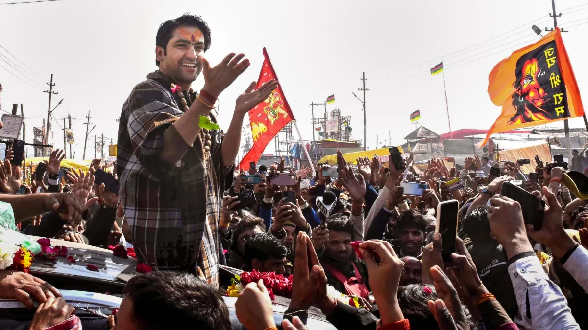 "चुनाव महायज्ञ, वोट आहुति", इलेक्शन और हिंदू एकजुटता पर बाबा बागेश्वर का बड़ा बयान बागेश्वर धाम के पीठाधीश्वर पंडित धीरेंद्र कृष्ण शास्त्री- India TV Hindi