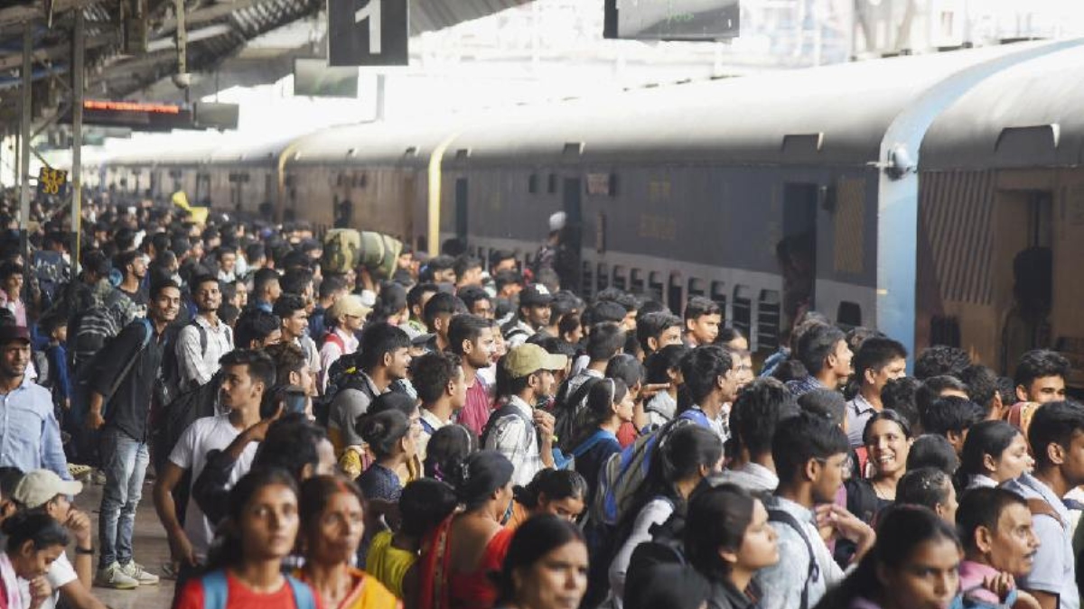 छठ पूजा से वापस लौटने वालों के लिए खुशखबरी, रेलवे ने फिर कर दिया बड़ा ऐलान