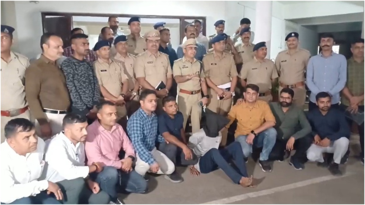 ट्रेन में हत्या करने वाला सीरियल किलर, खंगाले गए 2000 सीसीटीवी फुटेज, 6 राज्यों की पुलिस ने चलाया संयुक्त अभियान ट्रेन में हत्या करने वाला सीरियल किलर, खंगाले गए 2000 सीसीटीवी फुटेज, 6 राज्यों की पुलिस ने चलाया संयुक्त अभियान