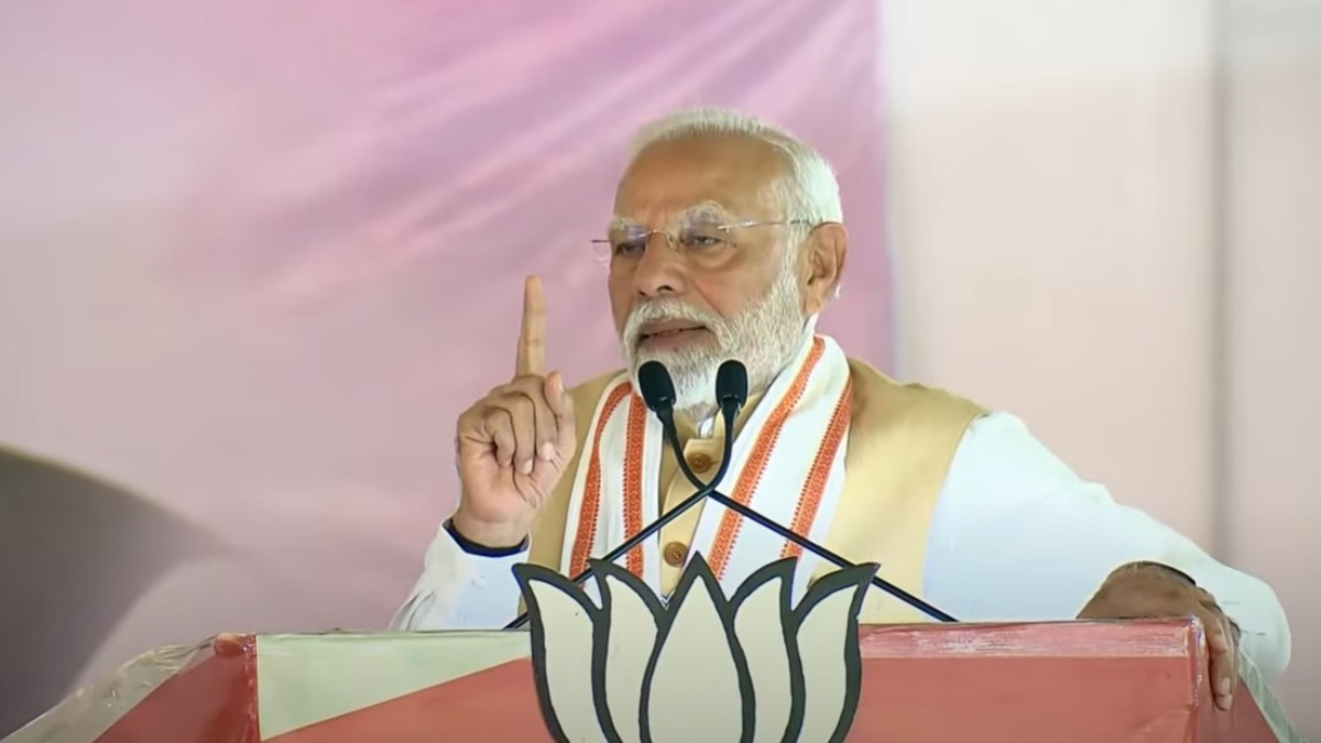 Live: महाराष्ट्र के धुले में पीएम मोदी की रैली, विपक्षियों पर जमकर बरसे