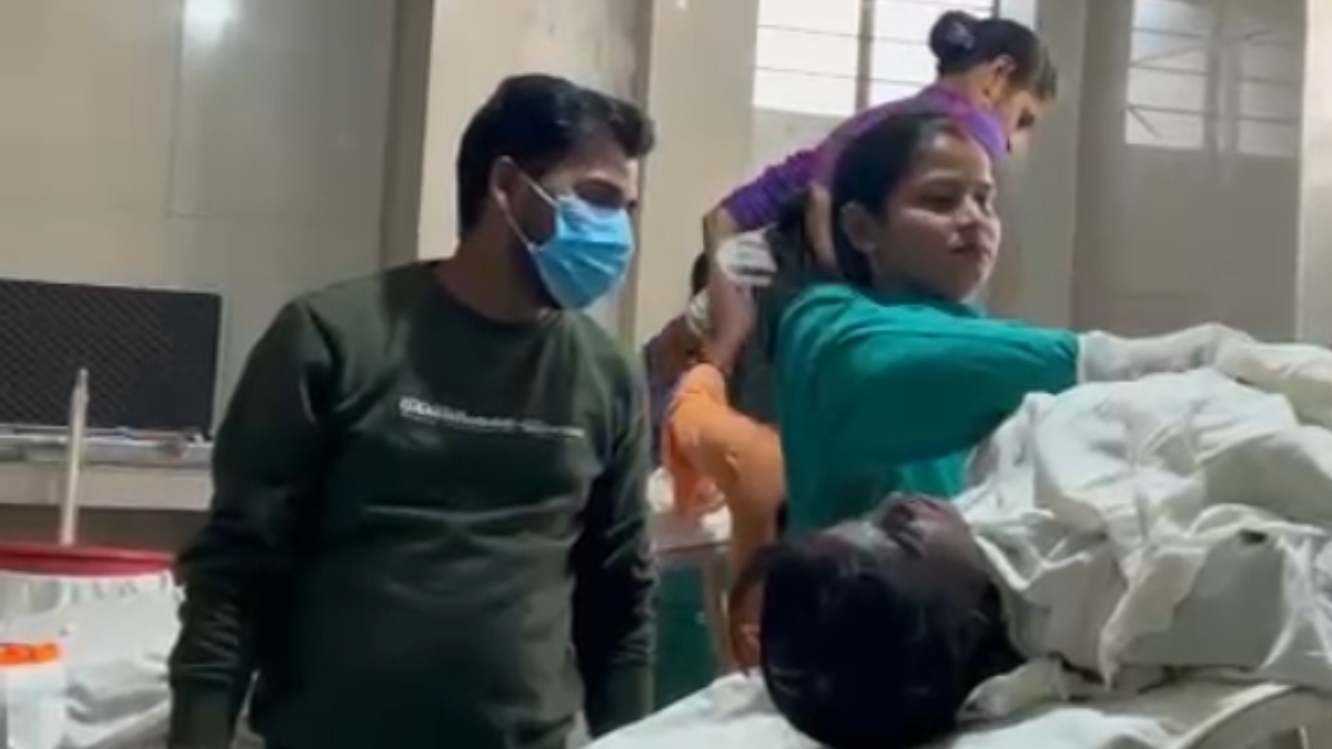 सीतापुर: आपत्तिजनक हालत में नसबंदी का वीडियो वायरल, डिप्टी सीएम ने 5 कर्मचारियों पर लिया एक्शन