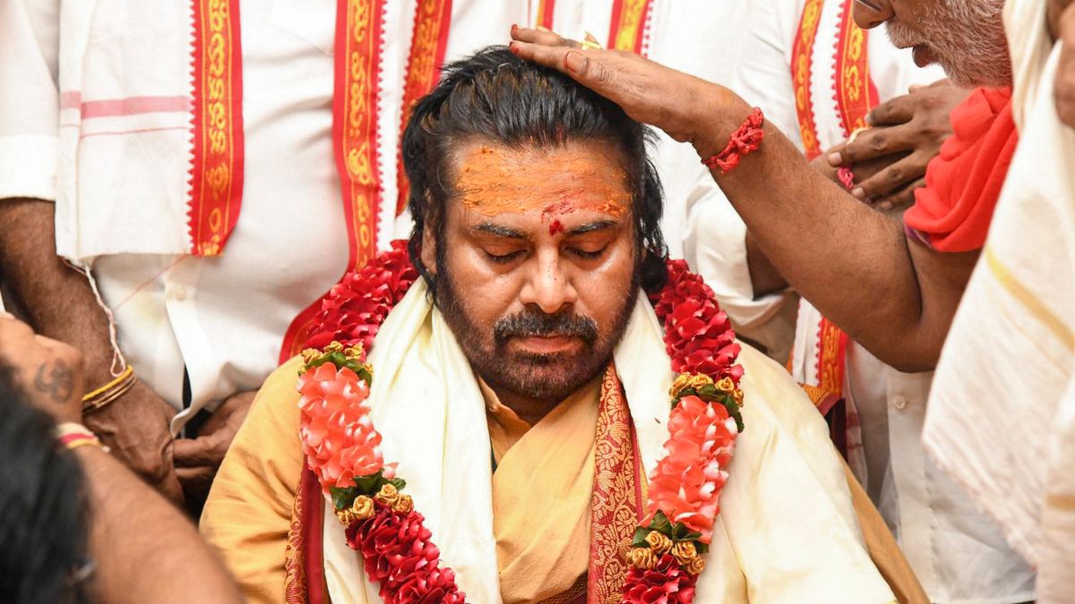 पवन कल्याण ने सनातन धर्म रक्षा के लिए की बड़ी पहल, पार्टी में बनाई अलग शाखा; दिया ये खास नाम पवन कल्याण ने सनातन धर्म रक्षा के लिए की बड़ी पहल, पार्टी में बनाई अलग शाखा; दिया ये खास नाम