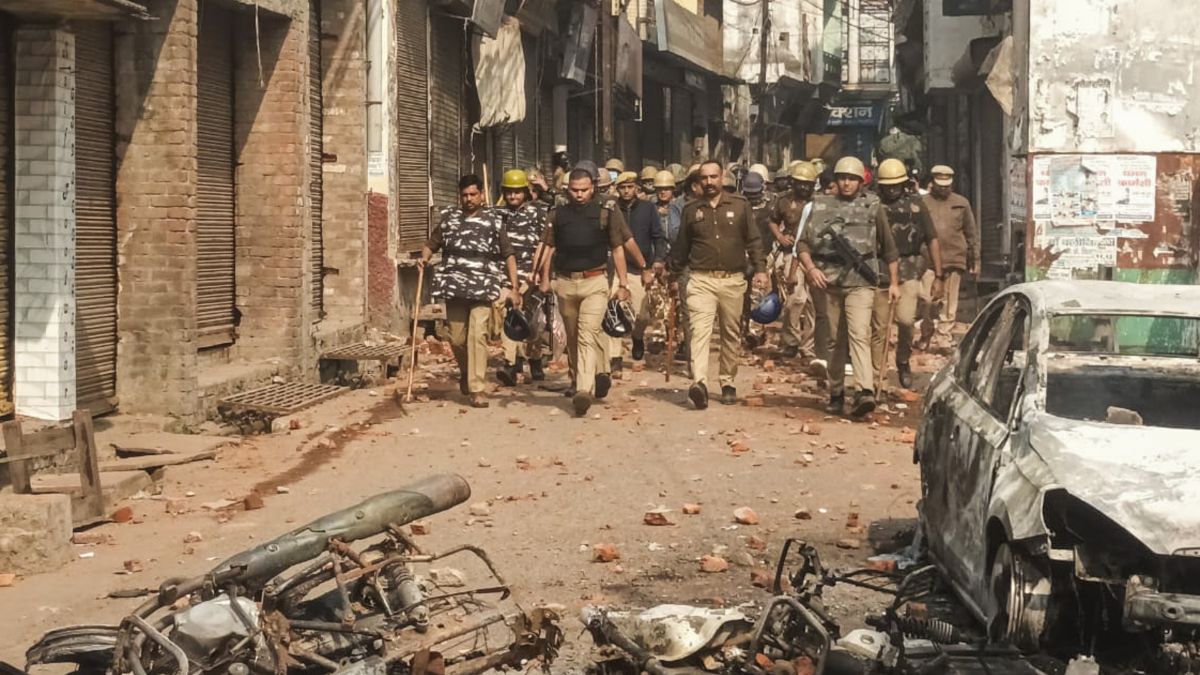 संभल जामा मस्जिद पर सुप्रीम कोर्ट में बड़ा दावा: ‘धार्मिक स्वरूप बदलने की इजाजत नहीं’, सर्वे और पूजा के अधिकार पर क्या बोली कमेटी?