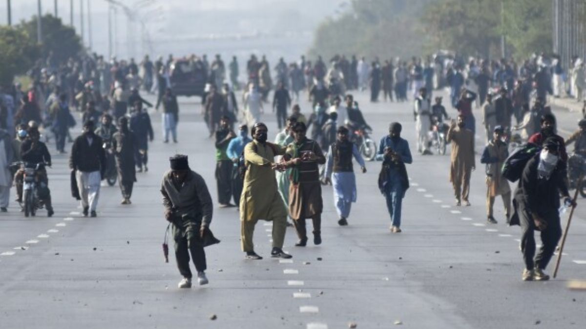 पाकिस्तान में पीटीआई का विरोध प्रदर्शन थमने से पहले 4 लोगों की मौत, 50 से ज्यादा घायल पाकिस्तान में पीटीआई का विरोध प्रदर्शन थमने से पहले 4 लोगों की मौत, 50 से ज्यादा घायल