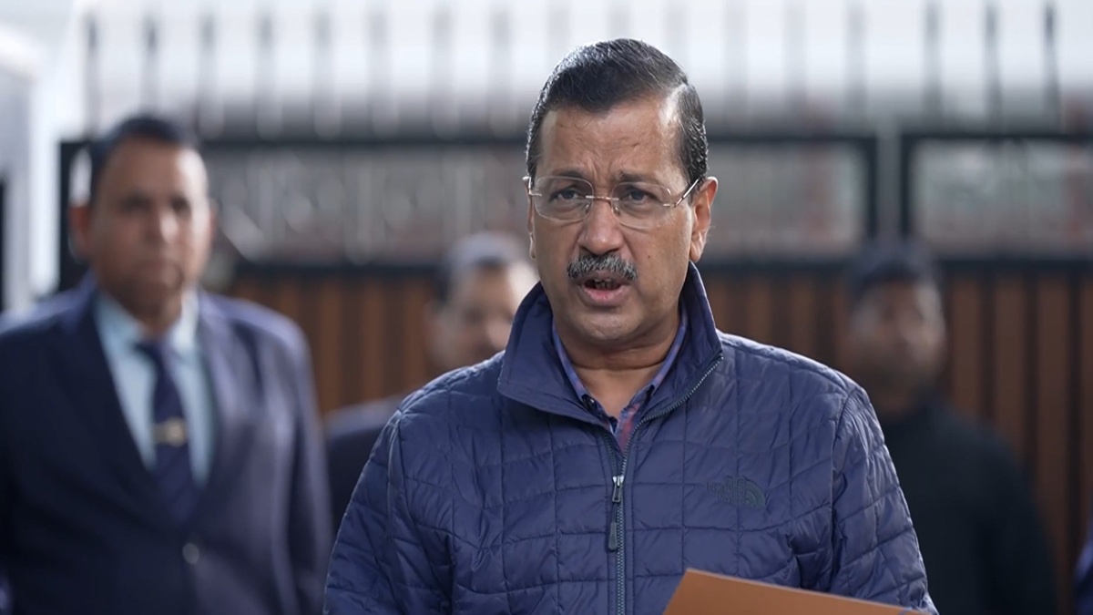 दिल्ली के 40 स्कूलों में बम ब्लास्ट की धमकी मिली तो केजरीवाल ने अमित शाह को घेरा, कही ये बात