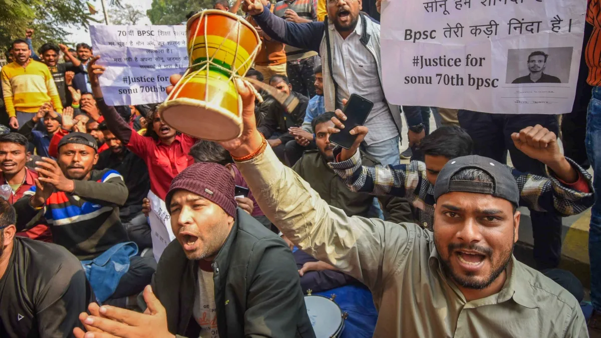 Bihar Bandh Live: BPSC पर भड़के छात्र, आज बिहार बंद का ऐलान, संपर्क क्रांति ट्रेन रोकी गई बिहार बंद का ऐलान।- India TV Hindi