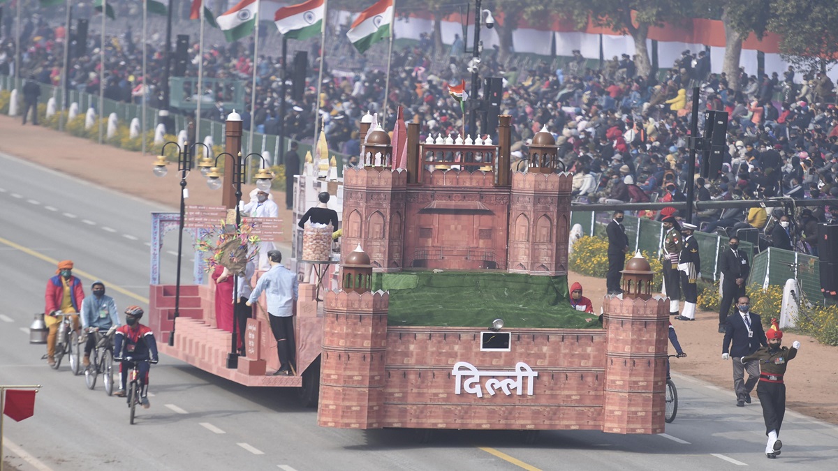 ‘इतनी दुश्मनी रखते हैं’, गणतंत्र दिवस परेड से बाहर हुई दिल्ली की झांकी तो भड़के केजरीवाल