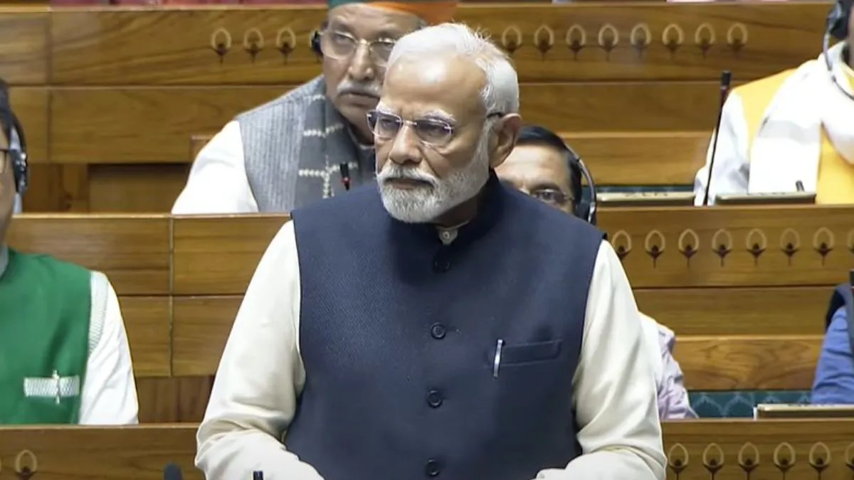Parliament Highlights: लोकसभा में PM मोदी ने संविधान पर चर्चा का दिया जवाब, कांग्रेस पर जमकर बरसे Narendra Modi- India TV Hindi