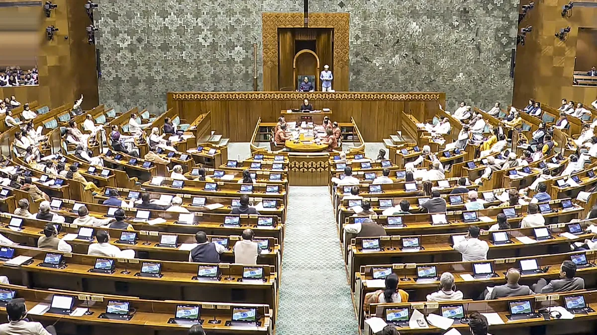 Parliament Winter Session LIVE: 'जब भी मौका मिलेगा, जाति जनगणना कराएंगे', संविधान पर चर्चा में बोले अखिलेश संसद भवन- India TV Hindi