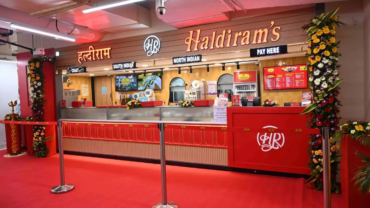 हल्दीराम में हिस्सेदारी खरीदने की होड़ में ये 3 विदेशी कंपनियां, इसके बाद कंपनी IPO लाएगी! Halidiram- India TV Paisa