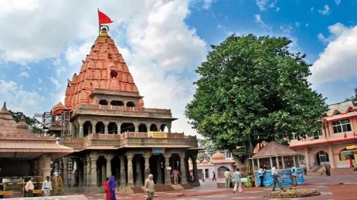 उज्जैनः महाकाल मंदिर में दर्शन के नाम पर भक्तों के साथ धोखाधड़ी, ऑनलाइन खातों में डलवाए रुपए