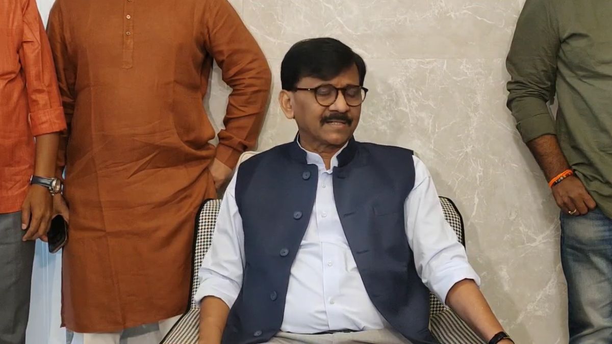 मुंबई में बीएमसी चुनाव अकेले लड़ सकती है शिवसेना UBT, संजय राउत के बयान पर कांग्रेस ने दिखाए तीखे तेवर