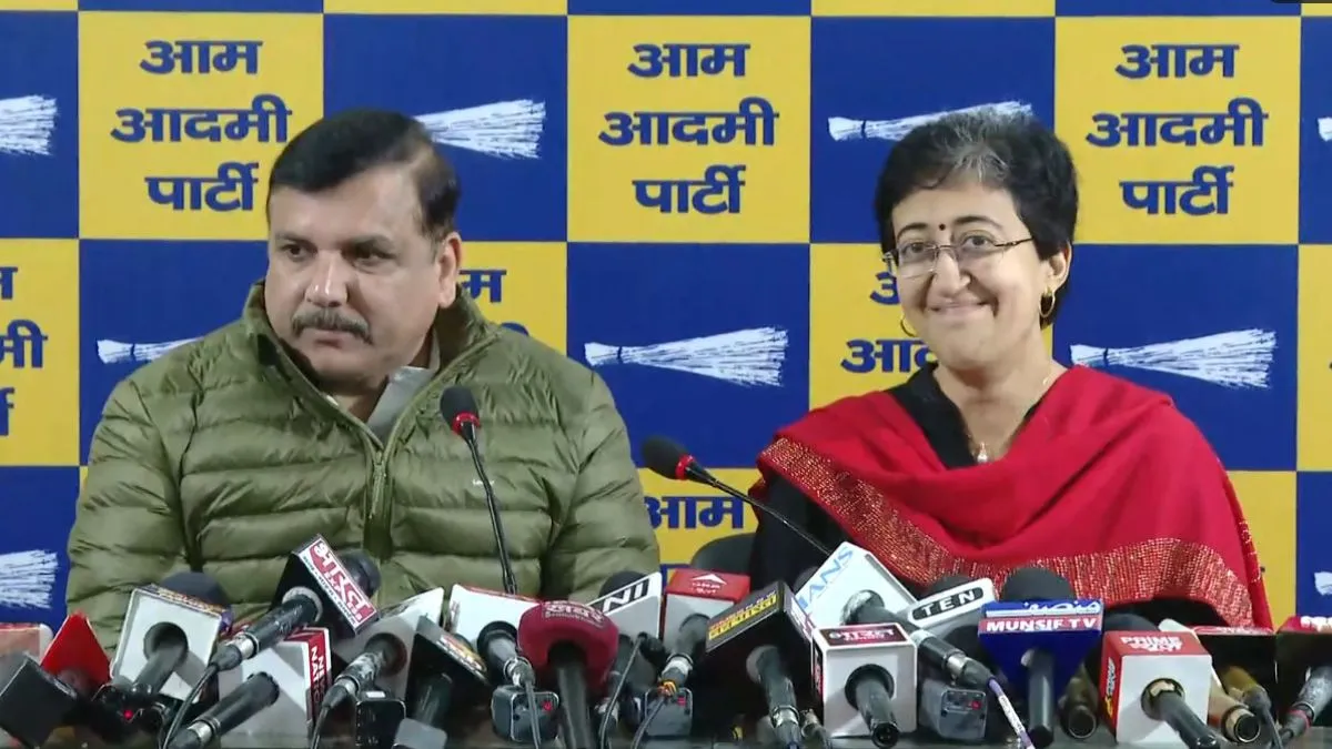 आम आदमी पार्टी का कांग्रेस को अल्टीमेटम, दिल्ली यूनिट के नेताओं पर कार्रवाई की मांग, जानिए क्यों भड़की AAP? संजय सिंह और आतिशी- India TV Hindi