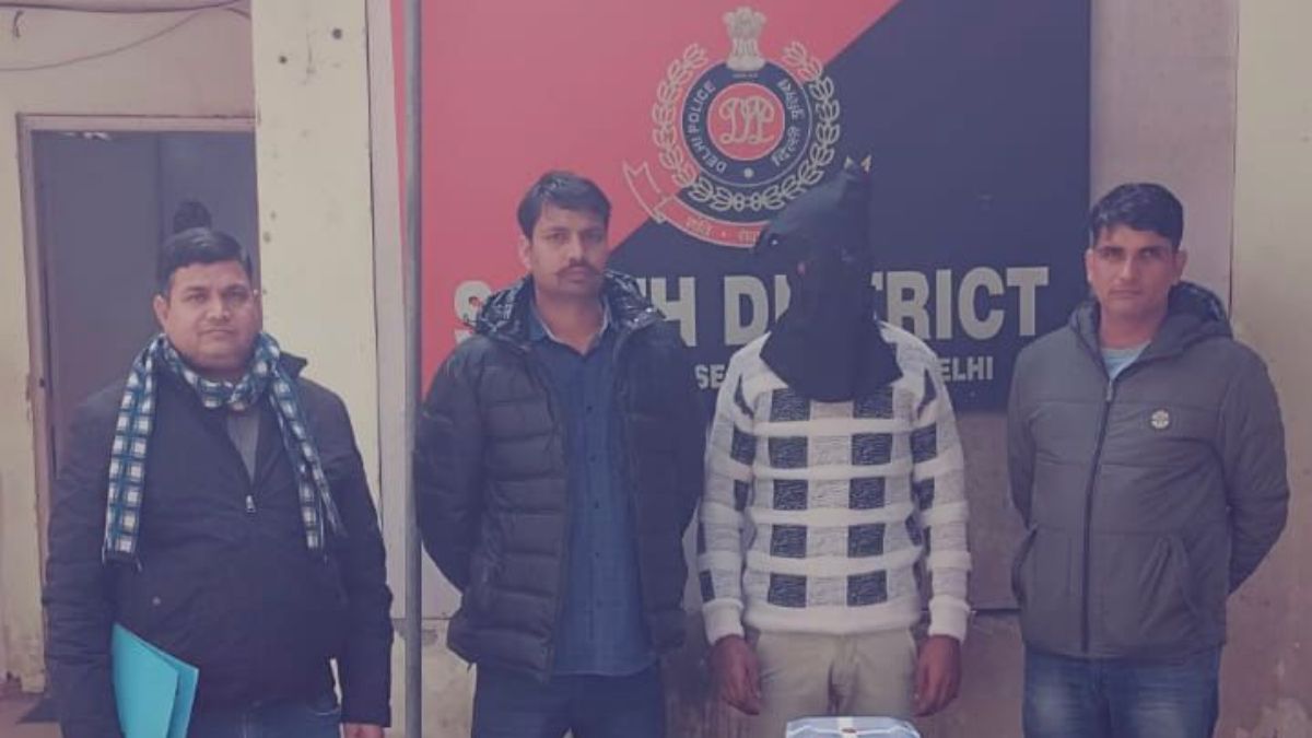 Instagram पर देसी कट्टा लहराना पड़ा भारी, भागते हुए आरोपी को पुलिस ने पकड़ा