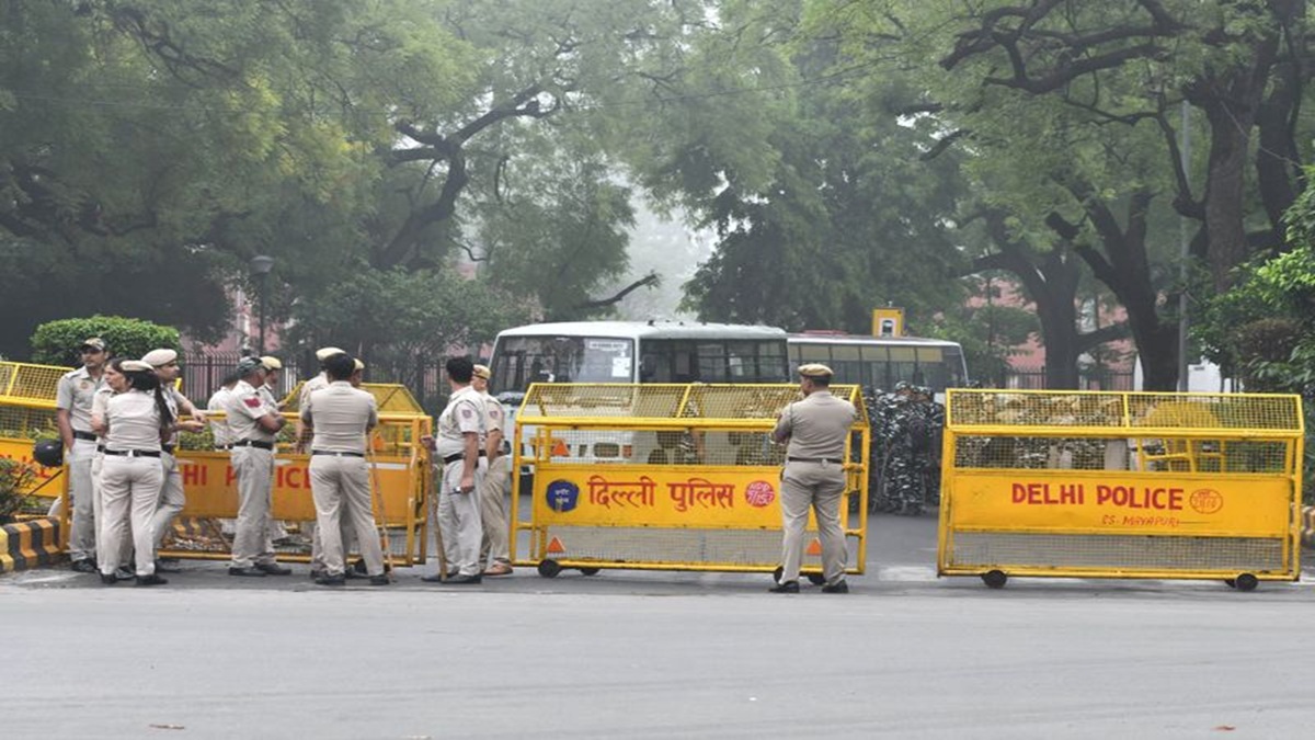 दिल्ली: महिला की हत्या कर शव को बैग में डाला और फिर लगा दी आग, जांच में जुटी पुलिस – India TV Hindi दिल्ली: महिला की हत्या कर शव को बैग में डाला और फिर लगा दी आग, जांच में जुटी पुलिस – India TV Hindi