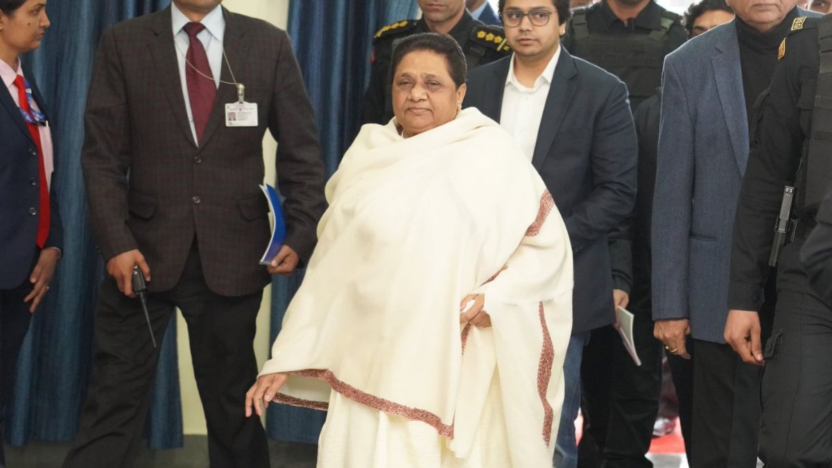 दिल्ली विधानसभा चुनाव में कूदी BSP, जारी की प्रत्याशियों की पहली लिस्ट; इन सीटों पर उतारे मुस्लिम उम्मीदवार
