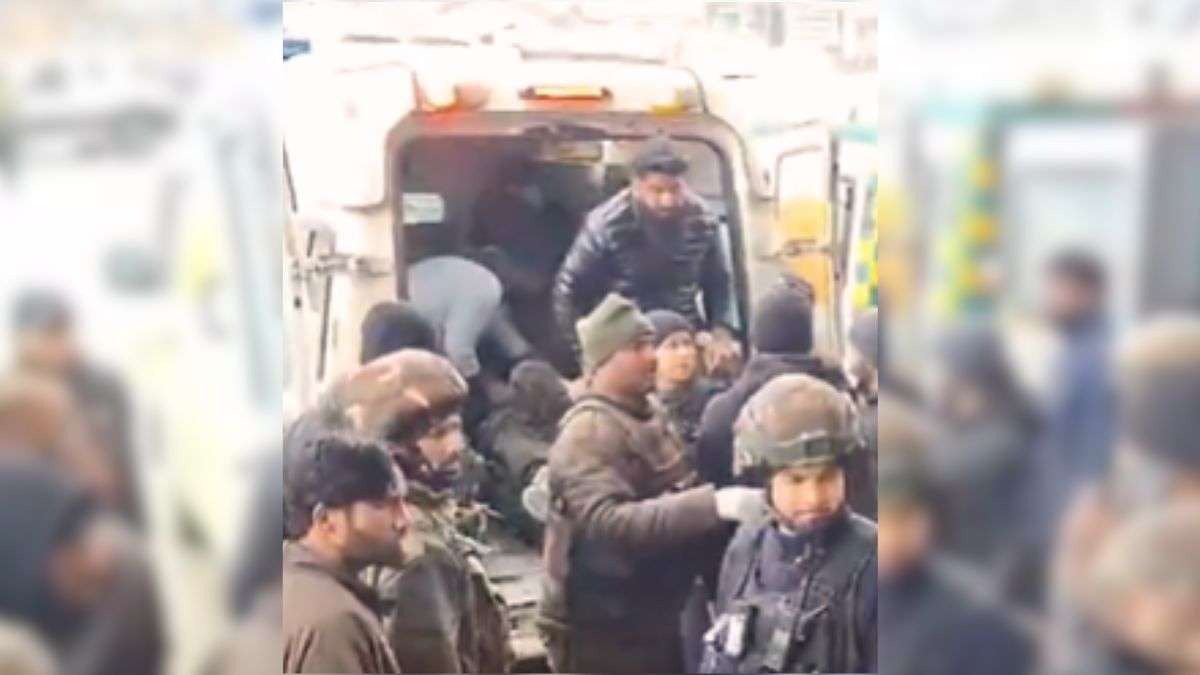 बांदीपोरा जिले में दर्दनाक हादसा, गहरी खाई में गिरी सेना की गाड़ी; दो सैनिकों की मौत और तीन घायल