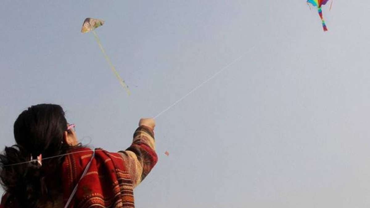 गुजरात में पतंग के मांझे से गला कटने से 4 लोगों की मौत, एक 4 वर्षीय बच्चा भी शामिल गुजरात में पतंग के मांझे से गला कटने से 4 लोगों की मौत, एक 4 वर्षीय बच्चा भी शामिल