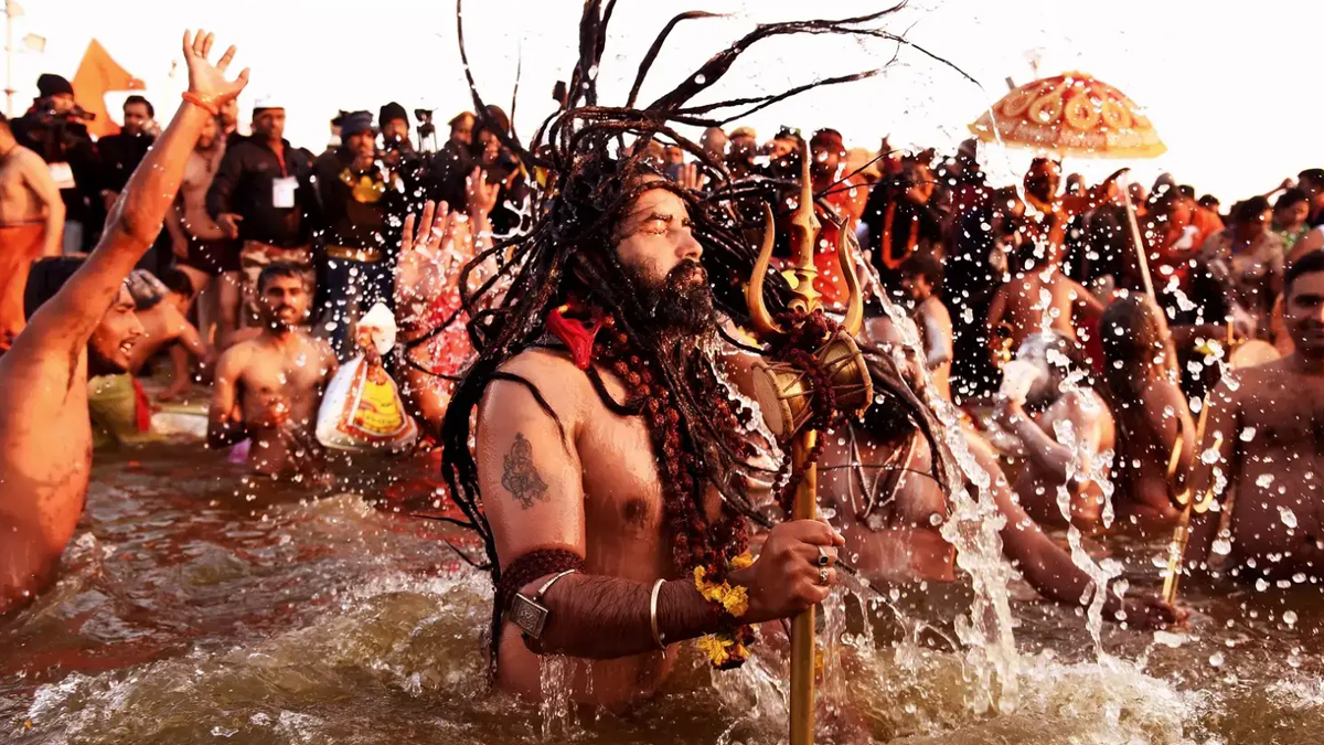 Mahakumbh: महाकुंभ का पहला शाही स्नान कब किया जाएगा? नोट कर लीजिए सही तिथि  और नियम - India TV Hindi